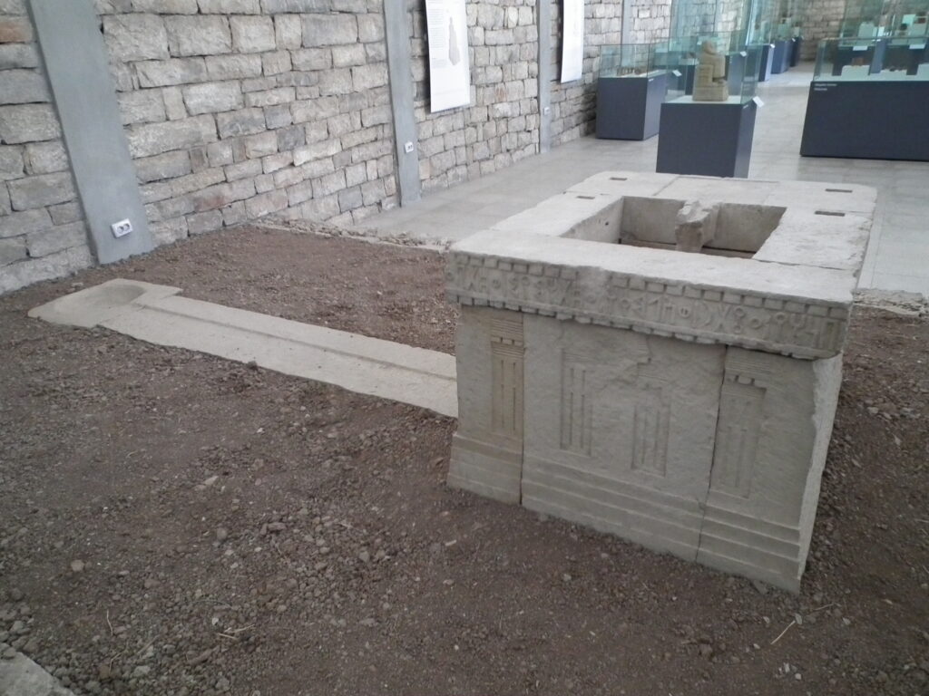 almaqah temple